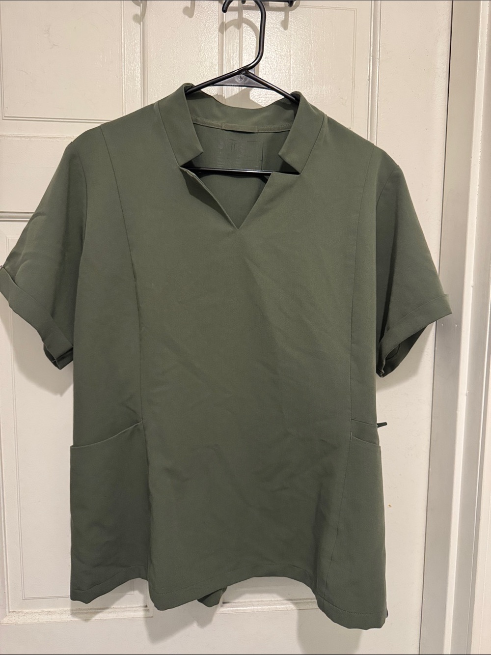 EUC Figs Olive Moss Inala Slim Fit Scrub Top Size XL